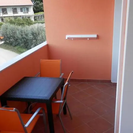 St Rialto - One Bedroom With Balcony And Sea View *
