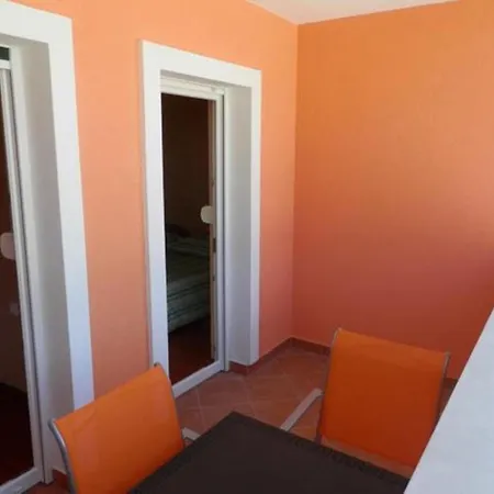 St Rialto - One Bedroom With Balcony And Sea View