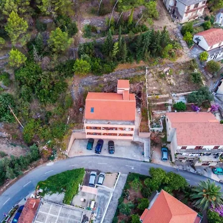 St Rialto - One Bedroom With Balcony And Sea View